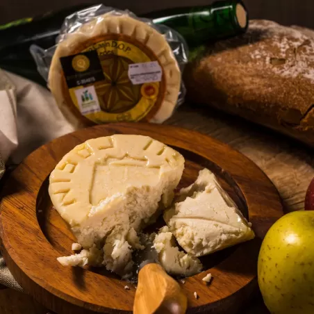 QUESO CASIN DOP DE LECHE CRUDA DE VACA Quesos de vaca -4%