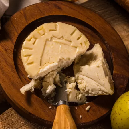 QUESO CASIN DOP DE LECHE CRUDA DE VACA Quesos de vaca -4%