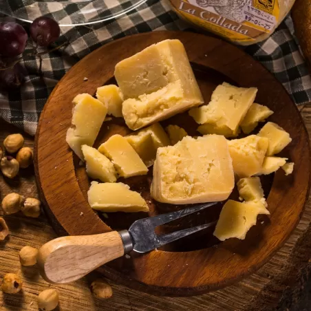 QUESO DE OVEJA LA COLLADA (400 g.) Quesos de oveja y mezcla