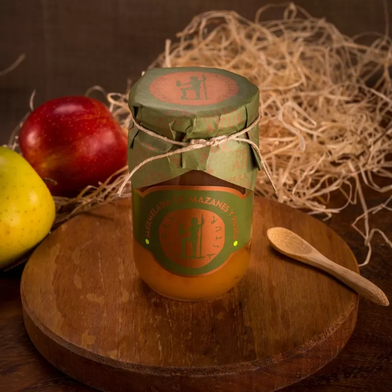 Apple and raisin jam